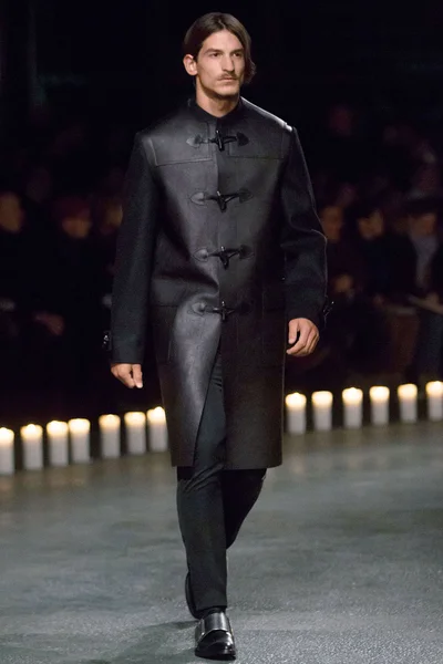 Look 14